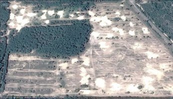 Вот самые пугающие фото из тех мест. Могильник радиоактивной техники несколько лет назад и сейчас.