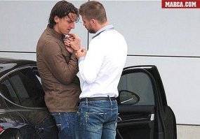 добавлю про Ибру.

в 2009 Златан ушел из Интера в Барсу и миланцы спустя год выиграли Лигу Чемпионов. в 2011 когда он ушел из Барсы каталонцы выиграли ЛЧ. такой себе "Паулу Соуза наоборот" (португалец выигрывал ЛЧ 2 года подряд за Ювентус и Боруссию Дортмунд год спустя)

Ибра не всегда был доминантом. точнее, до перехода в ПСЖ во всех клубах, за исключением Аякса, находился кто-то, кто его "щемил". в Интере это был Матерацци, в Барсе - Пике, в Милане - Гаттузо. собственно, потому Ибра и не перешел в Милан в этом январе (сейчас Гаттузо главный тренер Милана).

Ибрагимовичу принадлежит уникальное достижение - он единственный футболист, который забивал на каждой минуте матча с 1 по 90!

 гол, получивший премию Пушкаша в 13 году