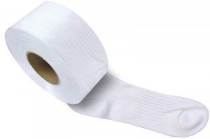 Проблема с носками уже решена британскими учеными. 
В продажу поступили одноразовые  носки в рулонах.