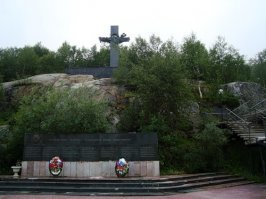 Западная Лица, памятник погибшим на "Комсомольце"