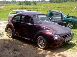 На заднем плане не менее интересная машинка - "WW" Golf-2 пикап.