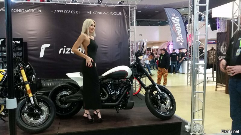Выставка Мотовесна хорошеет с каждым годом , после предыдущих отличных форматов в Сокольниках, она в прошлом году была в Олимпийском и вот теперь в Экспоцентре затмила все другие ... организаторам огромное спасибо от души !!! Я и мой старший сын провели чудесную субботу ))) На крайней фотке электровелик Альфик моей супруги на котором мы и приехали ... мой оранжевый Митёк к сожалению стоит разобранный , ждёт запчасти и новую покрышку !