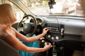 бред какойто. езжу на праворукой механике и ничего норм. Привет Владику))