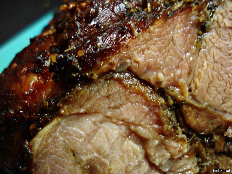 суховато!?? не обманывайте его ,у него сухарь!
Карбонад не годиться для запекания!? Это кто сказал? Он не годится когда руки из одного места ,либо знаний не хватает
обрати внимание ,на структуру мяса и на его сочность ,а это именно карбонад ,просто я знаю и умею его готовить