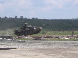 ЭкспоАрмс  2004
Успел на мыльницу со второго раза зацепить))