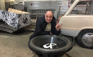 В сети показали танк Т-80, который стреляет дровами