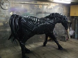 Умеючи из шин можно и такое делать.