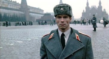 Чувак пришел к успеху. Теперь будет играть русслих бандитов, паханов, царей и генсеков в голливудских блокбастерах, благо язык знает. Ну как Арни в блокбастере "Красный жареный мент":
