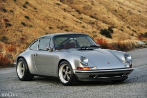 Интересный порш, но с 911, 1970 года, его не сравнить...