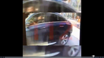 Мне одному показалось, что за рулем вообще бабка в очках ?