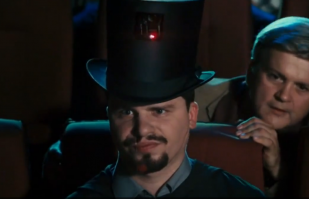 Снимал скрытой камерой на концертах....