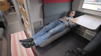 Ты был в этом вагоне хоть раз?
Они же жутко неудобные!

Рост 180см.