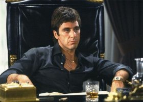 Зачем здесь фото из "Лица со шрамом"?