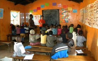 Ой как это неожиданно !
Такая новость !
"Ведь американские IT-компании долго и плотно работают с правительственными организациями и спецслужбами. " Вы всё врёте !
Ну и во тут серьёзно .  Антон Чертов , ты всегда такой "быстрый" или только под воздействием веществ? Эту хохму знают даже в отдалённых районах африки