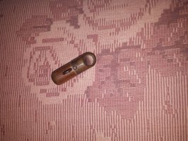 Лежало у деда, до сих рор голову ломаю что это, какой то кулон с зеркалом