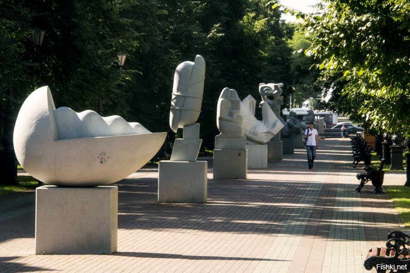 Был в Уфе, видел целую аллею неведомой хни