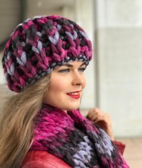 Шапки как шапки.  
Чо сразу "гидроцефалы"?..