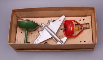 у меня игруха была, суть в использовании явления прецессии гироскопа