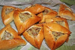 Молодой еще. Всё о чпок-чпок думаешь, а правильные эчпочмаки не ел небось.