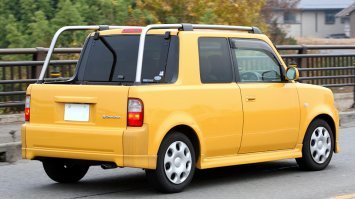 Тоже самое можно сказать и про:

- 2003 Chevy SSR

- Holden UTE (Австралийский вариант Vauxhall\OPEL Omega2) 

- TOYOTA BB Pickup