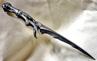 Ножи как женщины, есть и нужны разные. Одни для работы другие для эстетического наслаждения. Все ни как не закажу вот такой.