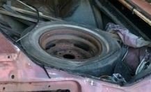 вот машина за 3000. а воздуха ни в одном колесе не увидел,даже в запаске