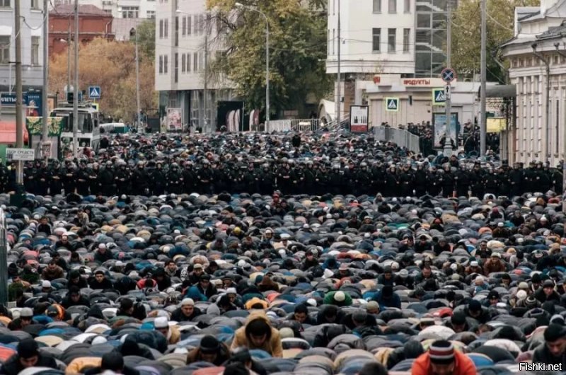 а в москвабаде все спокойно одни русские