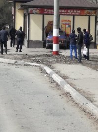 Нашёл, явно от столба улетел.