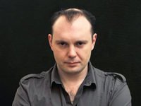 Знаешь автор, делая такой список ты всегда рискуешь оставить кого-то за бортом. И конечно поклонников творчества, того или иного забытого тобой человека, это задевает. Обычно это не самой первой величины люди, как например в данном случае: Вихров, Ярославцев, Кретов, пусть блиставшие не так часто как упомянутые в твоем посте , но не менее ярко.
Но вот когда ты забываешь титанов - это непростительно.
Где , мать твою, Илья Исаев?
Джереми Реннер, Том Харди ,Майкл Фассбендер, Бенедикт Камбербетч, Микельсон, Батиста, Морган, Эдгертон, Аткинсон, Крэнстон, Райли, Мортенсен и многие многие другие.