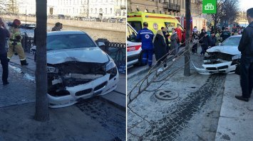 Одного из пешеходов подбросило вверх, выкинуло за перила и он рухнул в воду, хорошо, что не на камни. И именно в этот момент мимо места аварии проплывал теплоход. Люди тут же бросили спасательный круг, следом прыгнули сами.  Человека спасли и полуживого затащили на судно. Оттуда на носилках передали медикам скорой. 
"МЧС приехали, он уже лежал на теплоходе. Тогда его транспортировали до скорой помощи. Он был в сознании. С открытыми глазами, дышал", - рассказывают очевидцы.
Дерево буквально срезано под корень, иномарка уперлась в отбойник, передняя часть машины разбита, вмятины по всему кузову. Водитель - где-то рядом. Говорят, что серьезно не пострадал. 
Предварительная причина ДТП - водитель белой легковушки проехал на красный. Или скорее пролетел - машина мощная, водитель, якобы, надавил на педаль газа, желая проскочить, не получилось. В это время движение начал встречный поток.
 Владельцем элитной иномарки оказался 23-летний Тимур Доминов - сын председателя федерации любительского бокса КБР Олега Доминова. Из открытых источников известно, что юный спортсмен является обладателем различных наград на соревнованиях по боксу.