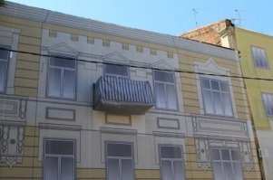 Зачем реставрировать когда можно тряпочкой накрыть? Тут наши вне конкуренции.