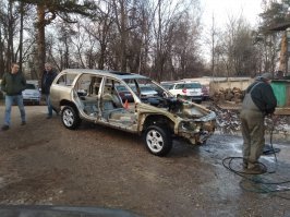 Самое главное самому знать, что тебе нужно. И то, что нужно, не всегда предлагает сегодняшние маркетологи, но можно посмотреть и в неплохой вчерашний день. 
Конечно, реставрация не каждому по вкусу, но понимать, что это по-настоящему твой автомобиль - бесценно.