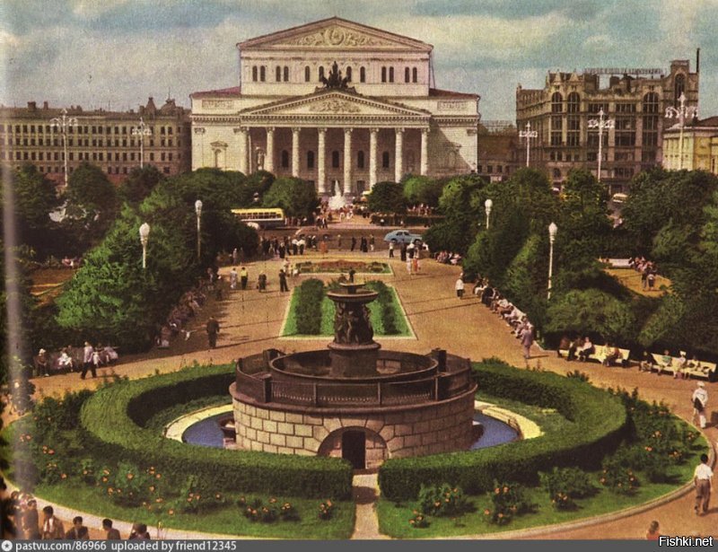 Москва, СССР, 1956 год. Парк (Jacques Dupaquier) - брехня! Сквер около Большого Театра, вдалеке гостиница "Националь"