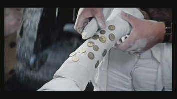 Интересно! И как же законно привезти частному лицу из Германии и продать золотые "плиточки до тридцати грамм"? Только так же, как и раньше.