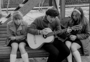 Для сравнения советские фото 60-70-х годов.
Отдохните от мини и декольте.