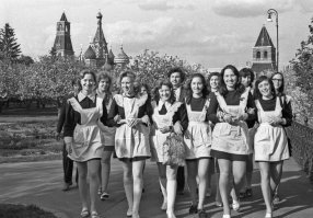 Для сравнения советские фото 60-70-х годов.
Отдохните от мини и декольте.