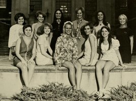 Для сравнения советские фото 60-70-х годов.
Отдохните от мини и декольте.