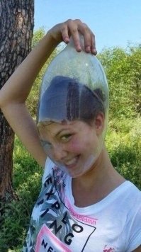 Необычный способ вставить мусорный пакет в ведро