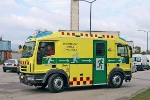 Машина предназначена для работы в туннелях, в которых проблематично сделать разворот.