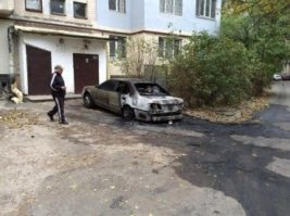 Утро, подъезд, солнце, угольки
