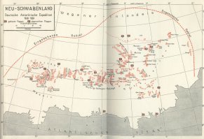 Факт - что возможность для побега у Гитлера была, исходя из тех нацистов которые разными путями, включая каналы Ватикана - бежали от возмездия в страны латинской Америки (Менгеле передаёт привет из Ада).
Но исходя из психологического портрета Гитлера, как он всецело был отдан Рейху - скорее всего для него жизнь закончилась падением Германии, такие люди обычно не сдаются и не бегут.
Насчёт осколка черепа который лежит в архиве РФ, то там очень спорный момент, сравнить его не с чем, так как  ни один из образцов не является на все 100% точным. А показания помощницы дантиста, которая подтвердила совпадение зубов Гитлера и его медицинской карты, потом сама же помощница и отозвала (зубной техник так же в 1972 году в интервью сказал что не может утверждать что предоставленные зубы - принадлежат именно Гитлеру), признавшись что дала их под давлением.
Лично я думаю, что труп застрелившегося - это труп двойника, под которого анализы крови банально подменили. Уж слишком параноидальным был фюрер после покушения, двойников у него хватало (Сотрудники Университета Коннектикута вообще на основании своих данных заявили что череп - женский :)). 
Но я так же уверен что Гитлер покончил жизнь самоубийством, а место его захоронения - известно лишь очень узкому кругу лиц, которых наверняка уже и в  живых нет. Повторюсь, Гитлер не был трусом, все черты его характера указывают на то что он не стал бы убегать и прятаться где-то на другой стороне глобуса позорно доживая свои года в страхе.
Хотя домыслов много, кто-то скажет что его Аненербе на базу 211 вывезло. У меня даже карта есть. Кто хочет совершить высокий прыжок имени адмирала Бёрда и сплавать - проверить? :)