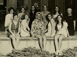 Ага... особенно вот эта фотка "без мини" из СССР 70-х ))) Юморист )))