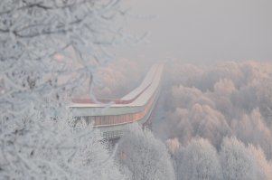 Хороший пост!
НО!...
У нас в нашей стране есть много чего посмотреть и где попутешествовать Одна Камчатка только чего стоит! А кто видел северные сияния или ложные солнца, или про Новосибирский метромост - самый длинный метромост в мире?
Автор, хоть бы одну картинку наших чудес!!!