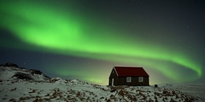Хороший пост!
НО!...
У нас в нашей стране есть много чего посмотреть и где попутешествовать Одна Камчатка только чего стоит! А кто видел северные сияния или ложные солнца, или про Новосибирский метромост - самый длинный метромост в мире?
Автор, хоть бы одну картинку наших чудес!!!