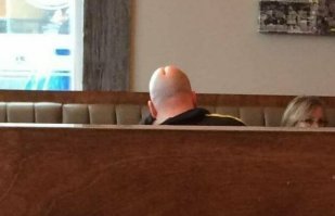 Нифуя не понял... головожопый?!