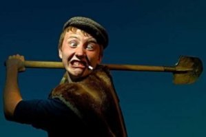 Картоху сажать приехал? Работай, гад!