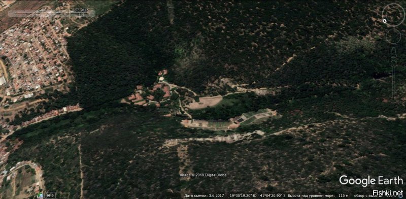 а по моему все зависит от времени года... я тут посмотрел снимки из космоса и все не так однозначно, как тут представлено все в зелени, возможно влияет даже погода, засуха, дождь и т.п. факторы... фото добавлены по годам начиная с 2005 г., судите сами: