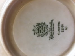 Может и мне подскажете? Есть столовый сервиз, в интернете не нашёл, может конечно плохо искал