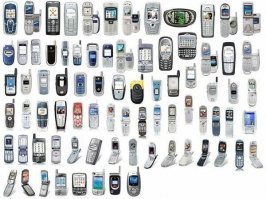 На этой картинке последний телефон - это Kyocera SE47, был актуален в середине 2000х годов. Так вот, он стандарта CDMA-800, а не GSM. И это был реально лучший телефон по качеству связи ! Там, где другие "потухали", по этому я нормально разговаривал. Да и вообще очень качественный аппарат был, сборка США (а это уже тогда было редкостью). А я их много перебрал, т.к. в 2000х годах я сам этими телефонами торговал.