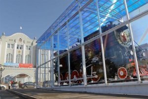 В Самаре для тех кто хочет посмотреть паровоз в разрезе.